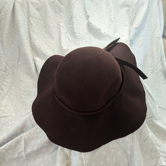 Floppy Hat - Picture 2 of 5